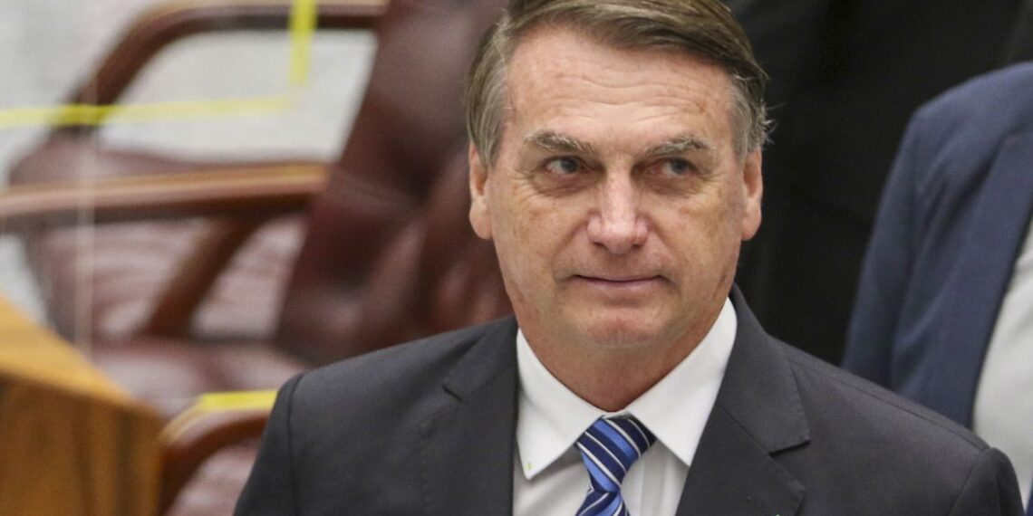 O presidente da República, Jair Bolsonaro,participa de cerimônia de posse dos desembargadores Messod Azulay Neto e Paulo Sérgio Domingues, como ministros do Superior Tribunal de Justiça (STJ).