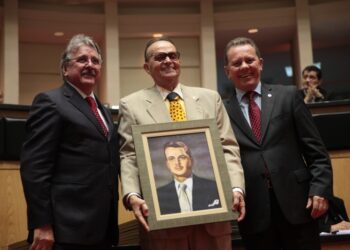 Foto: Lucas Gabriel Diniz e Solon Soares / Agência AL - Deputado PAULO KONDER BORNHAUSEN ao meio.